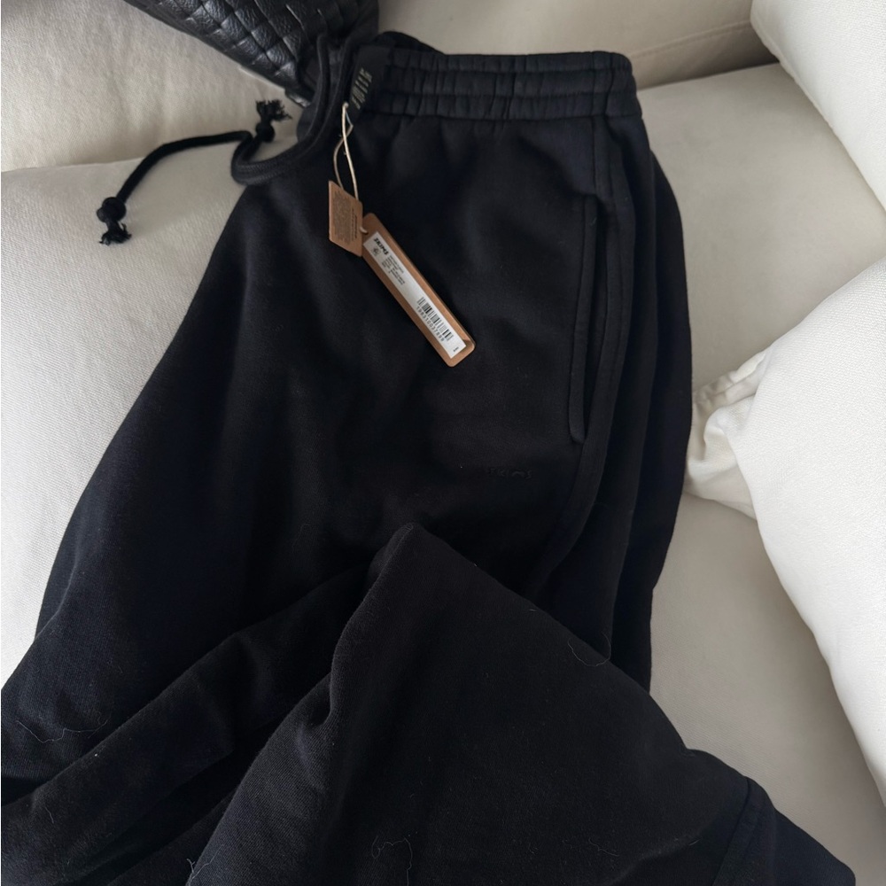 BWT oversized fleece pants S